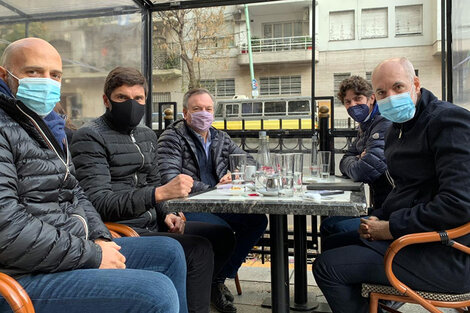 La foto fue tomada en Buenos Aires muestra el estado de los acuerdos.