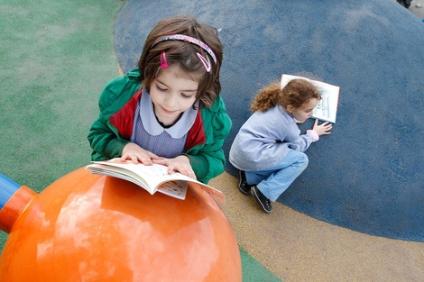 La fiesta de los libros se renueva en el ECuNHi