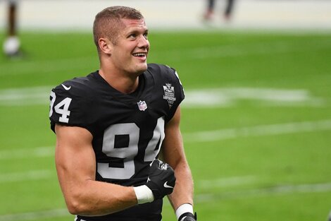 El sentido video con el que  Carl Nassib, de la NFL, reveló que es gay