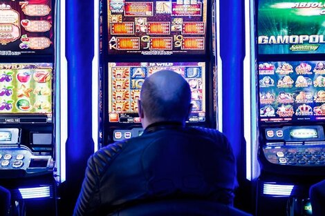 Extienden el horario de circulación y reabren casinos solo para vacunados