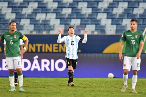 Messi volvió a brillar en la noche de su récord de presentaciones