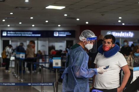 Restricciones en vuelos: el gran objetivo de frenar la variante Delta