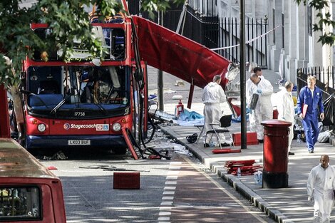 En 2005 tres bombas estallan en el subte de Londres, durante un atentado de Al Qaeda como represalia a la incursión británica en Irak.
