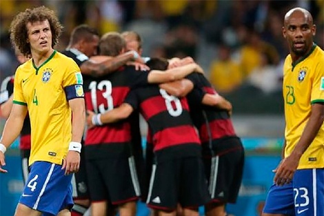 En 2014 Alemania aplasta a Brasil por 7 a 1 en la semifinal de la Copa del Mundo. Es la mayor paliza que recibe Brasil en su riquísima historia mundialista.