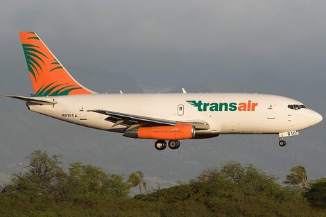 Un avión de carga aterrizó de emergencia en el agua frente a la costa de Hawái