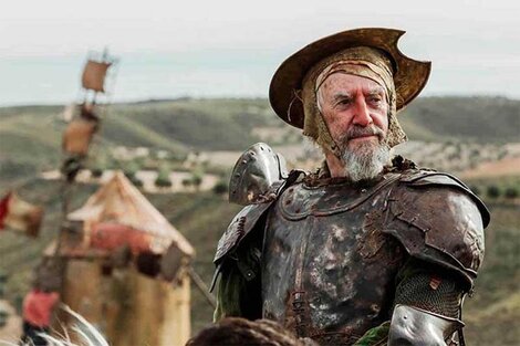 Don Quijote personificado por Jonathan Pryce y el incondicional Sancho encarnado por Adam Driver (abajo).  