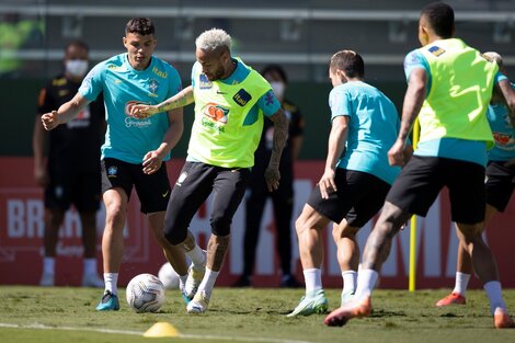 Copa América: Brasil y Perú definen el primer finalista 