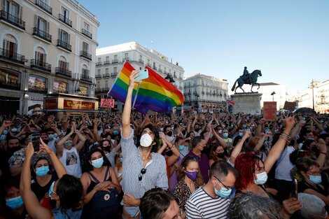 España: multitudinarias marchas para reclamar justicia por el crimen de odio de Samuel Luiz Muñiz