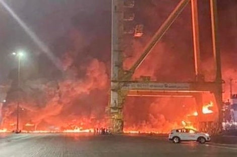 Una fuerte explosión en el puerto de Dubai hizo temblar a toda la ciudad