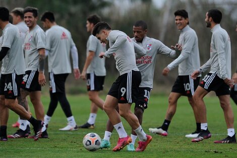 La Libertadores enfrenta a River con Argentinos en el Monumental