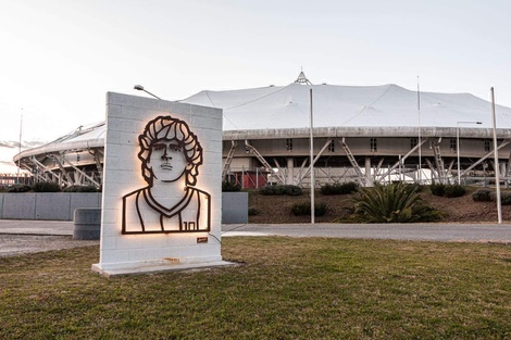 Diego Iluminado camina a Nápoli 