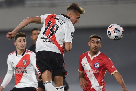 Copa Libertadores: River visita a Argentinos en un duelo clave para avanzar a cuartos