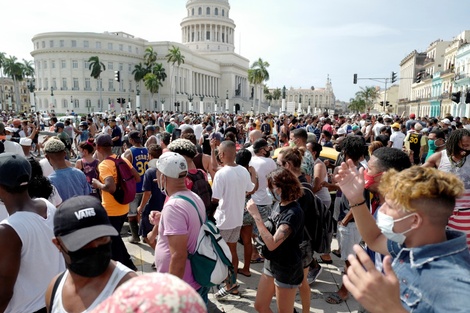 Cerrar filas con Cuba sin romantizarla  