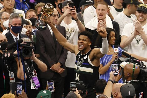 Milwaukee Bucks se consagró campeón de la NBA después de 50 años