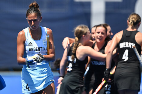 No fue el debut esperado para Las Leonas. Lo sufre Valentina Raposo