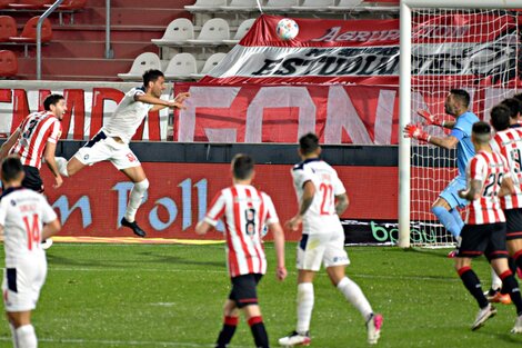 Independiente superó a Estudiantes en La Plata