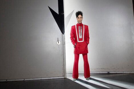 Prince vuelve a sonar con "Welcome 2 America"