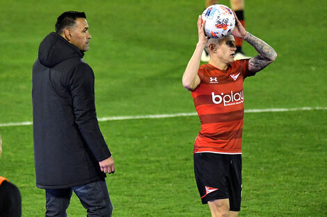 Fernando Gamboa durante el partido con Estudiantes. (Fuente: Fotobaires)
