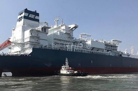 Como en el Canal de Suez pero en el Río de la Plata: un barco encalló en Punta Indio