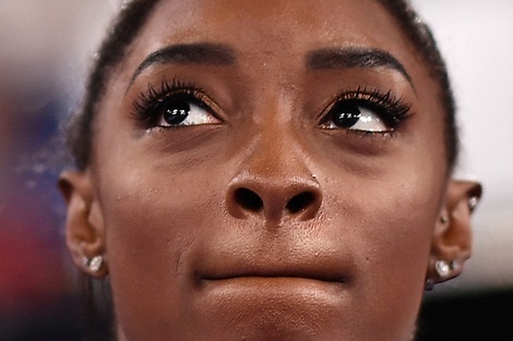 Biles es protagonista en Tokio, pero no por sus presentaciones