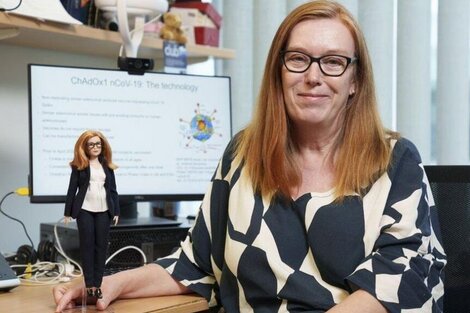 La muñeca Barbie de Sarah Gilbert, la científica que desarrolló la vacuna de AstraZeneca