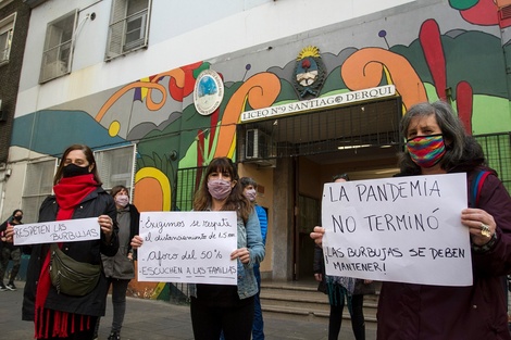 Nueva protesta en CABA contra la presencialidad sin distanciamiento