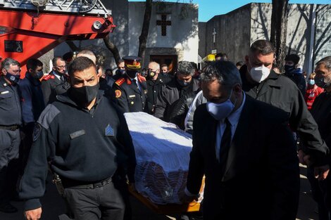 Los tres bomberos tuvieron su triste despedida en Caseros