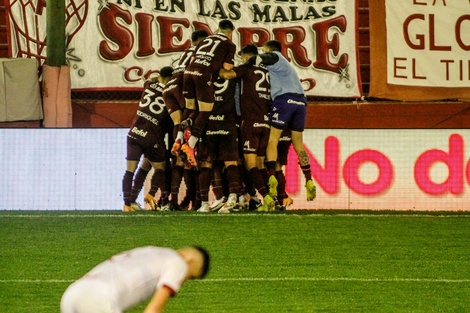 Liga Profesional: Lanús trepó a la punta con gol agónico de Sand