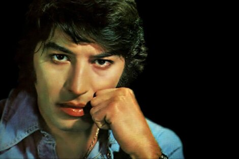 En 1945 nace Sandro. Llegó al mundo como Roberto Sánchez.