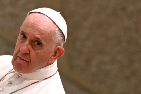 El sobre sin remitente decía estar dirigido a “Papa–Ciudad del Vaticano, Plaza S. Pedro, Roma” (Fuente: AFP)