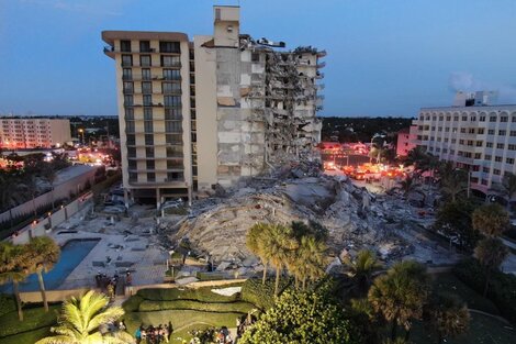 Miami: cientos de residentes fueron evacuados de un edificio de 8 pisos