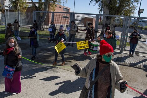 Escuela Esnaola: Centimetrazo contra la eliminación del distanciamiento en las aulas