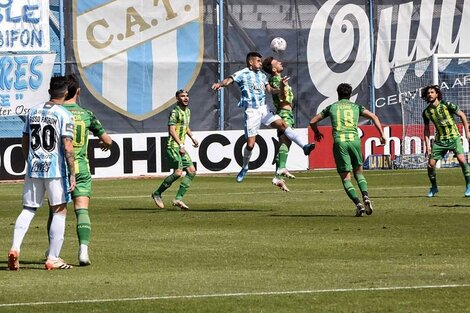 A Aldosivi se le escapó el triunfo en el descuento ante Atlético Tucumán