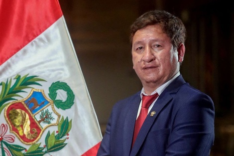 Perú: la ofensiva de la derecha le apunta al ala radical del gobierno de Pedro Castillo