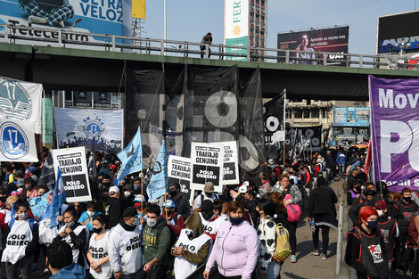 Reclamo de los movimientos sociales frente al Ministerio de Desarrollo Social