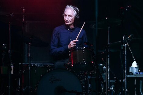 " Con gran tristeza anunciamos la muerte de nuestro querido Charlie Watts", afirmó su agente en un comunicado.