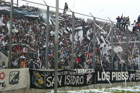 El fútbol salteño tiene protocolo y vuelve el fin de semana con público 