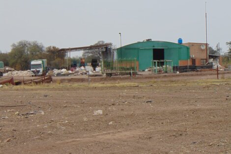 La planta recicladora Terramaq tiene un sumario por la basura próxima al río