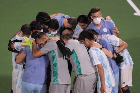 Con dos golazos de Espinillo, Los Murciélagos vencieron a España y ya están en semifinales