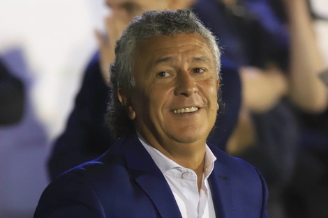 Pipo Gorosito pica en punta para ser el nuevo DT de Gimnasia