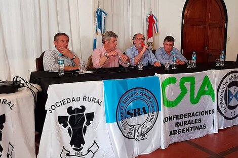 Los líderes patronales se reunieron en Santa Fe luego del anuncio oficial.