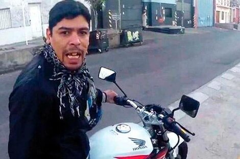 Detuvieron al motociclista de La Boca por golpear a su pareja en la calle 