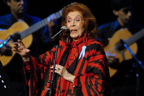 En 1911 nace Nelly Omar en Guaminí, una de las más perdurables artistas de la música popular argentina.