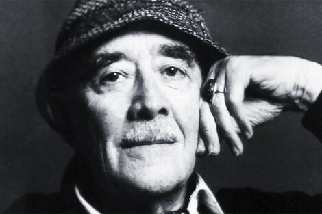 En 1910 nace uno de los más populares escritores argentinos del siglo XX: Manuel Mujica Láinez.