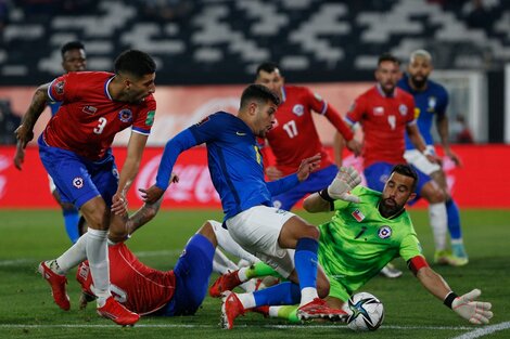 Brasil mostró su jerarquía y venció a Chile en Santiago