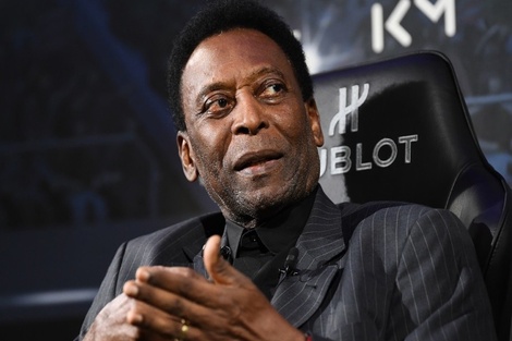 Pelé está internado desde hace seis días