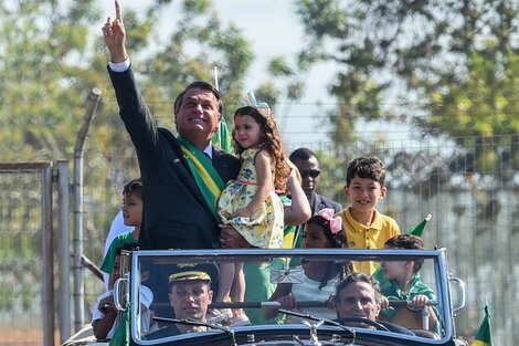 "No queremos pelear con ningún poder, pero no podemos admitir que una persona turbe nuestra democracia y ponga en riesgo nuestra libertad", advirtió Bolsonaro.