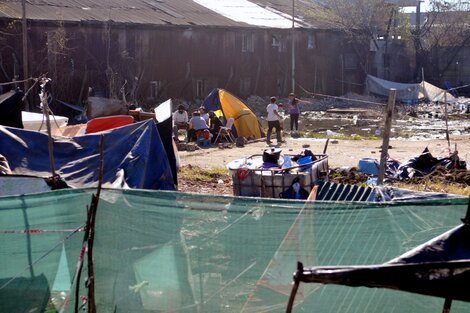 Barrio 21-24: las familias levantaron la toma 