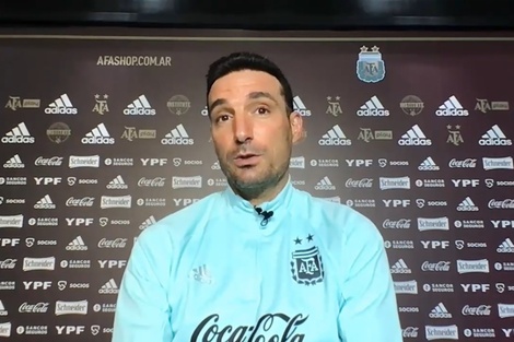 Scaloni y los jugadores de la Premier: "Decidí liberarlos porque estaban agobiados"