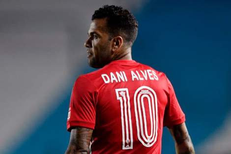 Dani Alves también integra el seleccionado brasileño